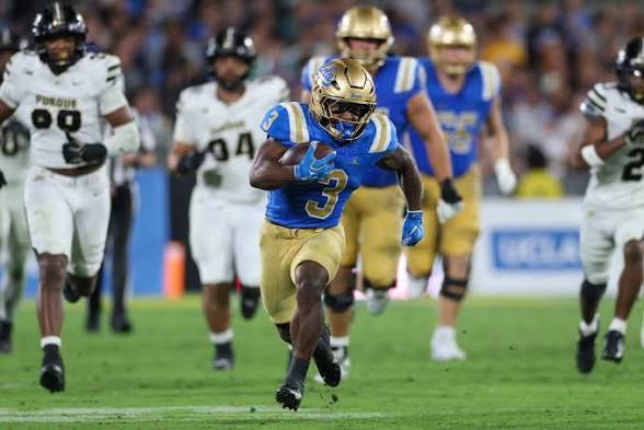UCLA Bruins Make it Into Top 25 for First Time Under Bob Chesney With a Solid 4-0 Start to 2026 CFB&nbsp;Season